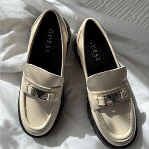 Brand New GUESS Ivory and Black Loafers